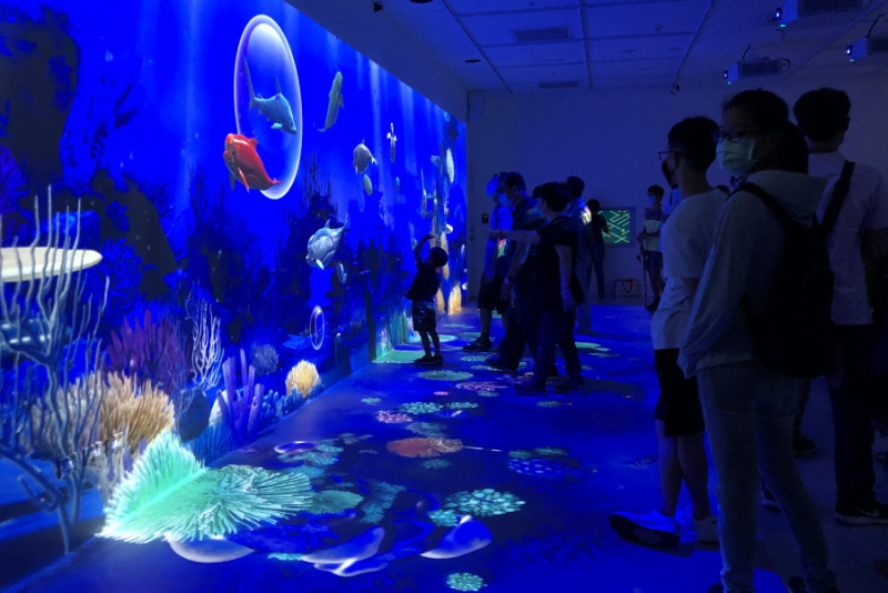 Лазерные проекторы Christie и Pandoras Box для подводного мира Xpark Aquarium